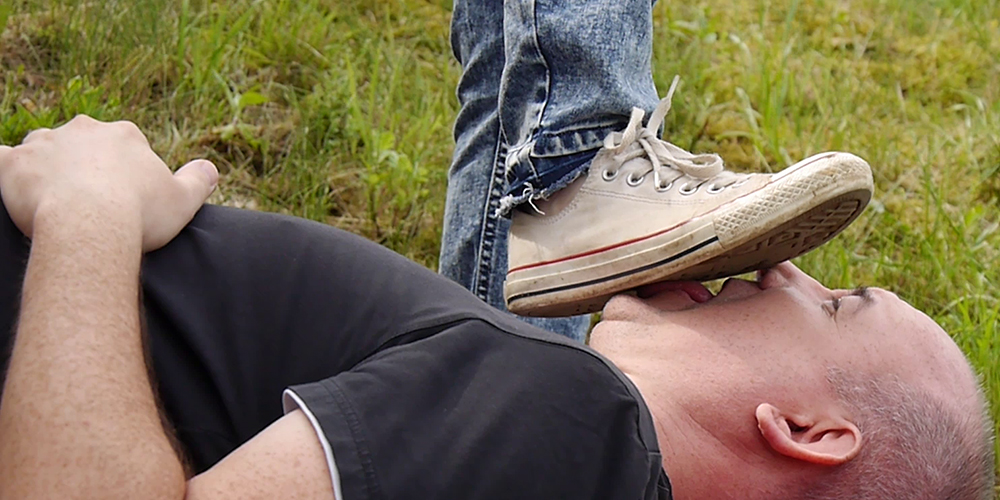 Licking Alicia-Luica's Shoe